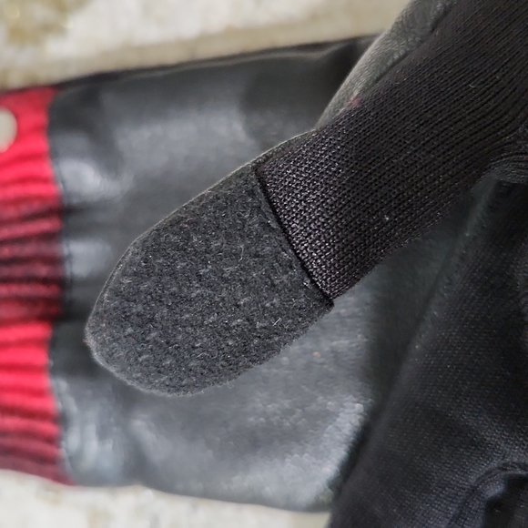 ATHLETA POLARTEC POWER STRETCH BLACK FAUX LEATHER GLOVES XS/S - Picture 5 of 8